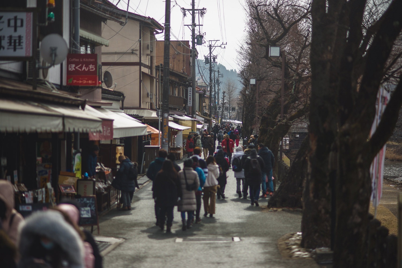 岐阜県高山市　宮川沿い　宮川朝市