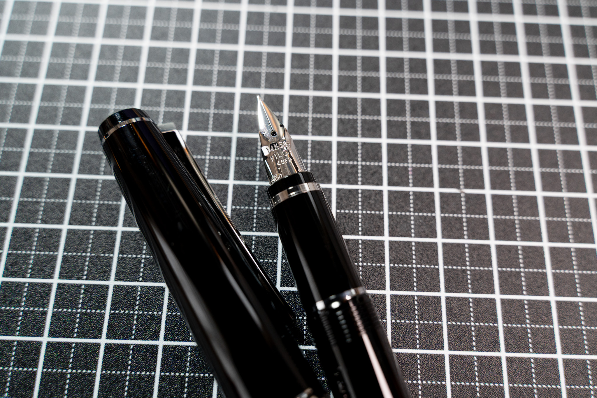 T*U様 パイロット　万年筆　エラボー　金属軸　SF 新品)PILOT パイロット 万年筆 エラボー ブラック (金属軸)（商品ID